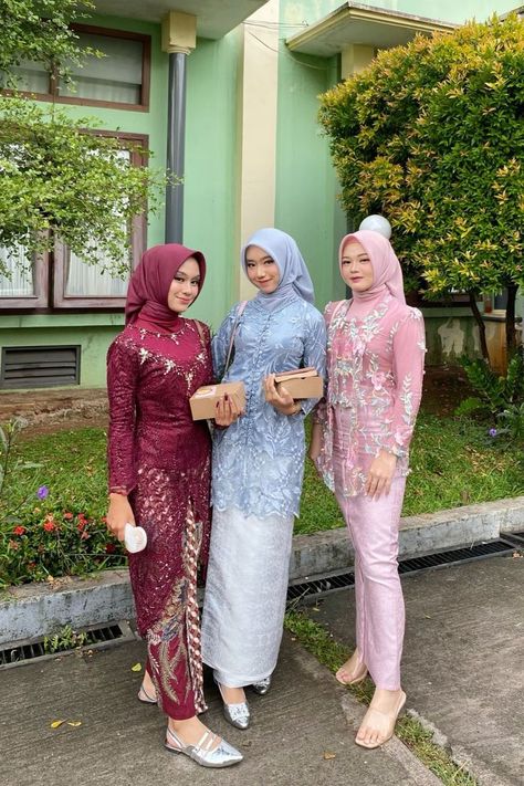 SAVE PIN INI AGAR KAMU MENDAPAT IDE OOTD MENARIK LAINNYA Hijab Fashion, Ootd, Pink