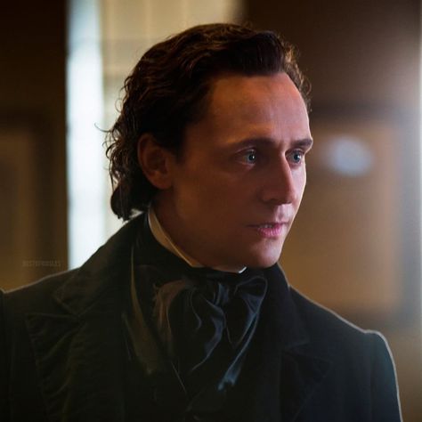 Alphard Black, Sir Thomas Sharpe, Tom Hiddleston Crimson Peak, Loki Imagines, The Hollow Crown, Thomas Sharpe, Horse Magazine, White Toms, Crimson Peak