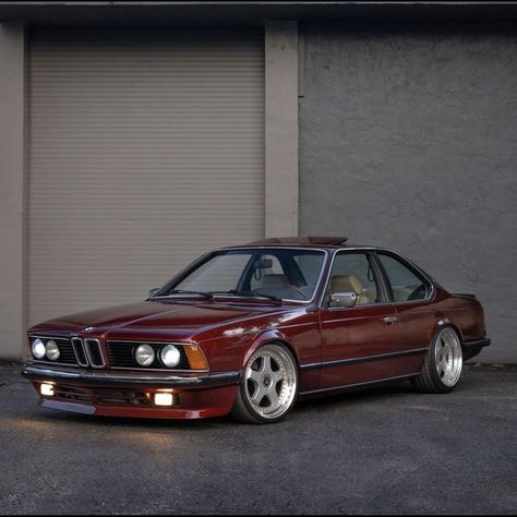 #KlasickFtm3nt #BMW #Bimmer #BMWClassic #E24 E24 Bmw, Old Bmw, Bmw 320, Bmw E24, Bmw Vintage, Cars Design, Bmw Classic, Toys Toys, Bmw Cars