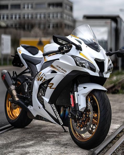 Moto Ninja, Motos Kawasaki, Sepeda Retro, Ninja Bike, Xe Ducati, Kawasaki Zx10r, Kawasaki Bikes, White Motorcycle, Image Moto