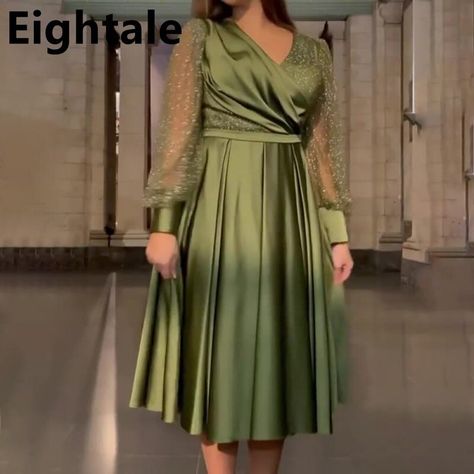 Mom Dress Classy, Green Dresses Wedding, Dress For Wedding Party, Mode Dress, Satin Evening Dress, Short Green Dress, Green Wedding Dresses, Formal Clothes, Dress Pesta