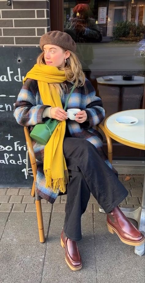 Dublin Street Style, Outfit Ideas Layering, Colourful Blouse, Womens Winter Fashion, Tartan Fashion, Scarf Jacket, Womens Winter, Old Fashioned Christmas, Fashion Baby