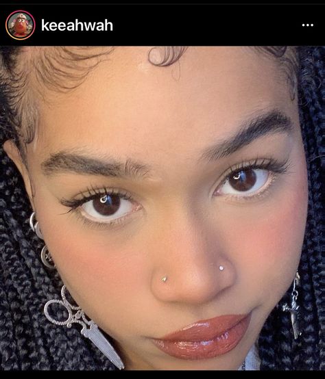 2 Stud Nose Piercing, Nose Pierced Both Sides, Two Nose Piercings, Piercings Face, Stud Aesthetic, Nose Peircing, Double Nostril Piercing, Double Nose Ring, Cute Nose