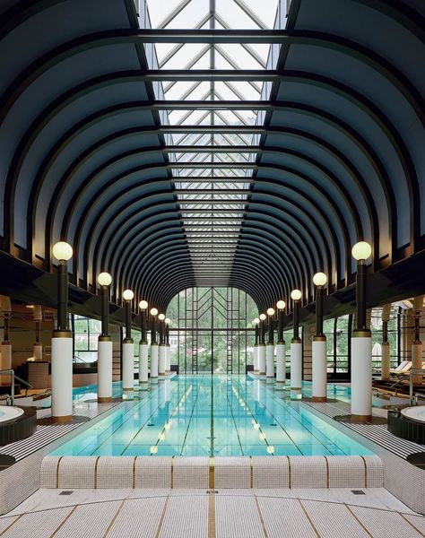 Indoor Swimming Pool Design, Piscina Interior, Luxury Swimming Pools, Indoor Swimming Pool, Spa Design, Dream Pools, Interlaken, Hotel Pool, Indoor Swimming