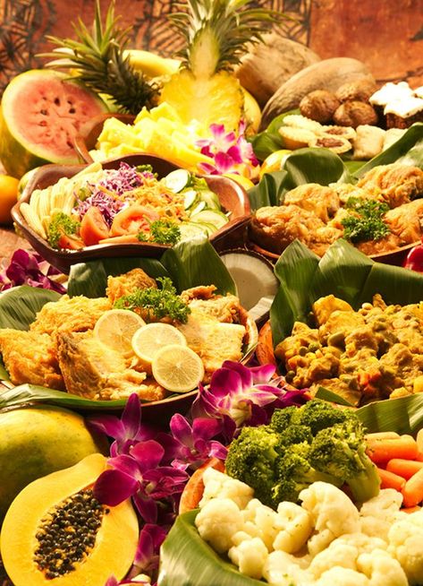 Image result for luau food Hawaiian Buffet, Luau Crafts, Hawaiian Party Food, Buffet Presentation, Luau Food, Polynesian Cultural Center, Hawaiian Dishes, Tropical Food, Hawaiian Luau Party