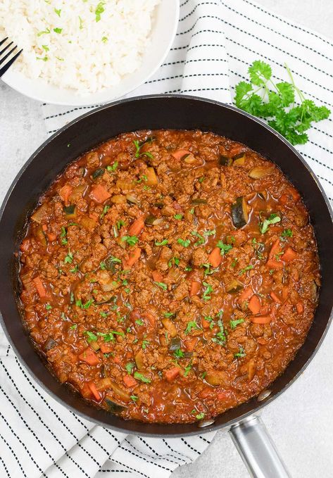 Easy Quorn Bolognese Quorn Bolognese, Bolognese Recipe, Cheesy Pasta, Bolognese Sauce, Vegetable Puree, Food Heaven, Favourite Food, Meat Free, Delicious Vegan Recipes