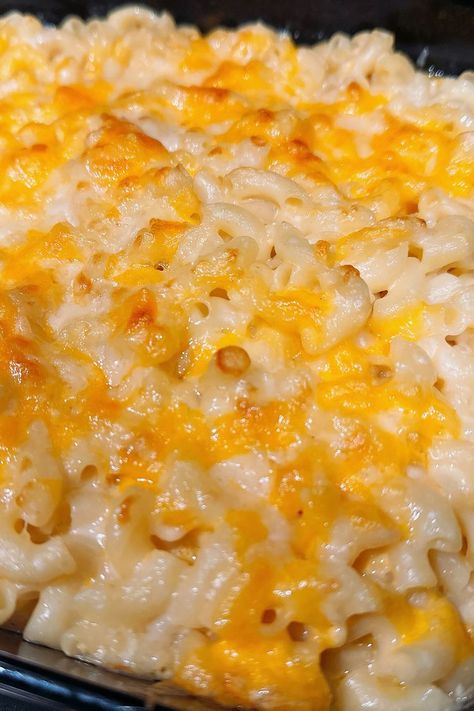 Copycat Chick-fil-A Mac and Cheese Copycat Chick Fil A Mac And Cheese, Chick Fil A Mac And Cheese Recipe, Chic Filet, Pasta Entrees, Veg Pasta, Taco Mac And Cheese, Dream Restaurant, Copycat Chick Fil A, Sides Recipes