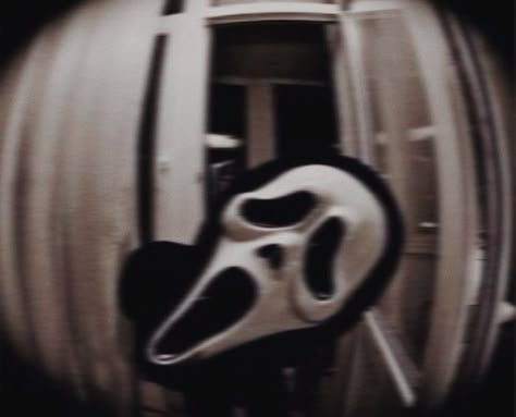 Scream Pfp Ghostface, Scream Movie Ghostface, All Scream Movies, Ghostface Aesthetic Icon, Halloween Scream Aesthetic, Scream Playlist Cover, Halloween Pfp Scream, Ghost Face Aesthetic Widget, Horror Characters Aesthetic