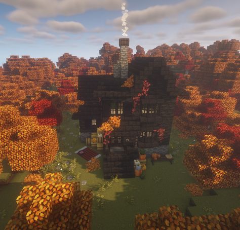 Minecraft Dark House Ideas, Minecraft Fall Aesthetic, Black House Minecraft, Emo Minecraft Builds, Fall Minecraft House, Halloween House Minecraft, Black Minecraft House, Minecraft Vampire House, Emo Minecraft House