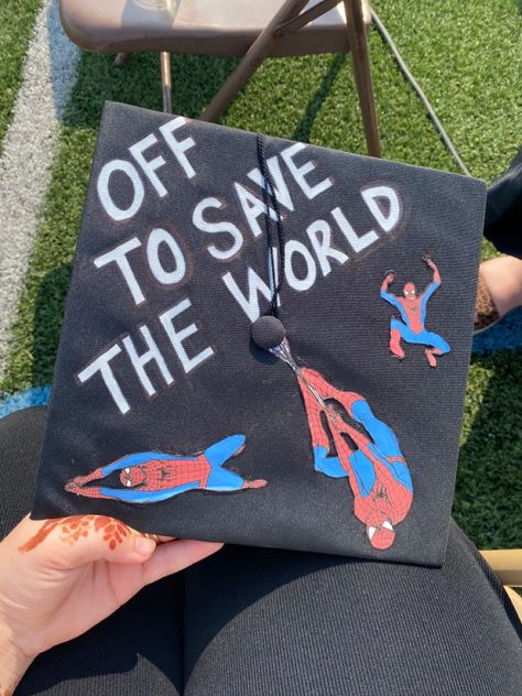 spiderman, cap, graduation, art Spider Man Grad Cap, Cap Decoration Graduation Spiderman, Spider Man Cap Graduation, Spiderman Parking Spot, Spiderman Graduation Cap Ideas, Lightning Mcqueen Graduation Cap, Graduation Cap Designs Men, Graduation Cap Ideas For Guys, Spiderman Graduation Cap