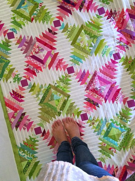 Around the World Blog Hop - Diary of a Quilter blog.  Quilt by A Little Bit Biased Free Pineapple Quilt Pattern, Pineapple Quilt Pattern, Pineapple Quilt Block, Pineapple Quilts, Quilt Colors, Pine Apple, Diary Of A Quilter, Paper Piecing Tutorial, Pineapple Quilt