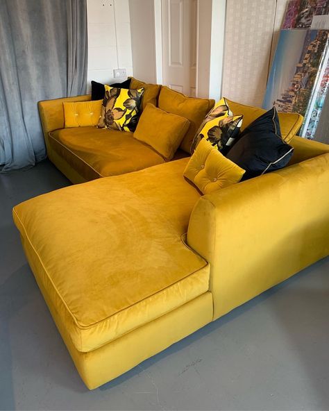 Annalise Reece Interiors on Instagram: “Designer Bossanova Large Right Hand facing chaise sofa in yellow mustard velvet fabric RRP £2059 our price £1295 No 4, Southpoint 12 Lane…” Mustard Yellow Sofa Living Room, Yellow Couch Decor, Yellow Sofa Design, Yellow Sofa Living Room, Living Room Design Yellow, Mustard Yellow Sofa, Yellow Velvet Sofa, Sofas Beige, Sofa Table Styling