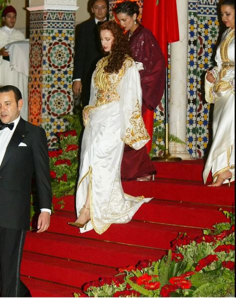 Lala Salma, Le Roi Hassan 2, Lalla Salma, Caftan Moroccan, Moroccan Kaftan Dress, Jordan Royal Family, Moroccan Aesthetic, Royal Girls, Noble Lady