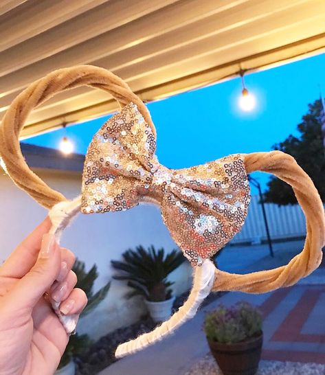 #disneyfood #mickeyears #mickeymouse #disneyland #disney  #churro #disneybound #mickey #ears #wireears #foodie Churro Mickey Ears, Micky Ears, Disney Headband, Ear Ideas, Disney Magical, Diy Disney Ears, Diy Mickey Ears, Disney Headbands, Disney 2024