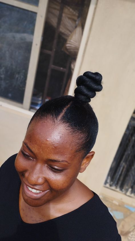 Simple and quick lazy hairstyle you can slay with Simple Packing Gel Hairstyle, Simple Gel Hairstyles, Packing Gel Hairstyle, Packing Gel, Gel Hairstyles, Bun Ponytail, Knot Bun, Lazy Hairstyles, Hair Gel