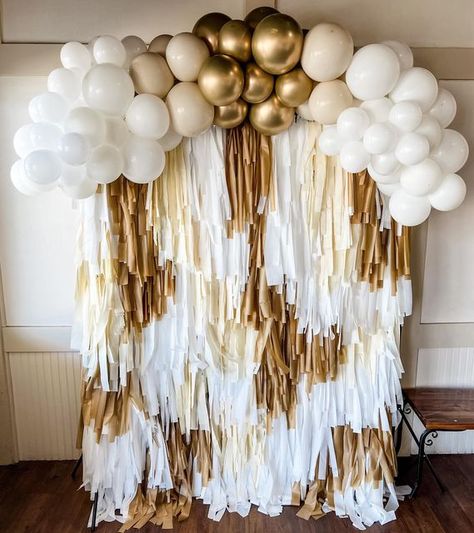 Entryway Birthday Decor, Neutral Fringe Backdrop, Fringe Wedding Backdrop, Fall Fringe Backdrop, Neutral Photo Backdrop, Gold And White Decorations Party Ideas, White Fringe Backdrop, Esthetician Party, Fringe Decorations