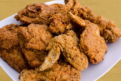 How to Season Flour for Fried Chicken Fried Chicken Wallpaper, Seasoning For Fried Chicken, Fried Chicken With Flour, Seasoned Flour Recipe, Fried Chicken Seasoning, Cooking Fried Chicken, Perfect Fried Chicken, Chicken Wallpaper, The Food Network