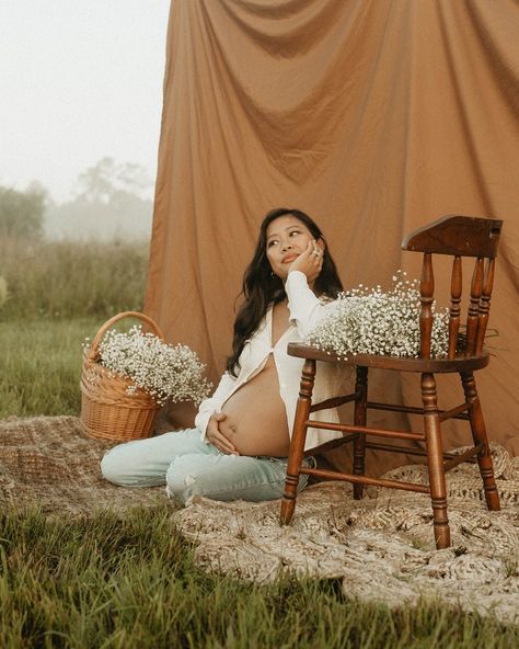 When your client gives you all the creative freedom 🥹! Loved how these turned out! I love all the maternity sessions I’ve been shooting lately 💕 The fog in the back adds such a cool touch 😍 we got poured on the night before 😅 🌧️ #maternityphotography #maternityphotoshoot #maternity #maternityshoot #flphotographer #tampaphotographer #stpetephotographer #unscriptedposingapp #gpresets #ignitedmotherhood #motherhoodunplugged #creativephotography #familyof6 #familyphotography Maternity Photography Clothesline, Artistic Maternity Shoot, Maternity Shoot Inspiration, Creative Maternity Shoot Ideas, Editorial Maternity, Spring Maternity Photos, Pregnancy Poses, Maternity Photography Ideas, Maternity Photography Props