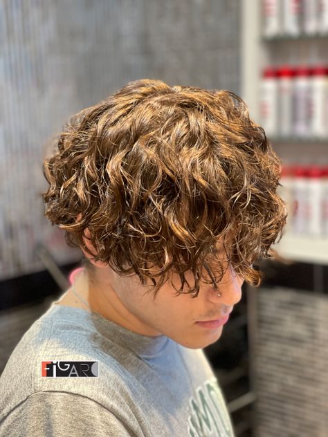 Perm For Men, Perm Hairstyles For Men, Loose Perm Short Hair, Loose Curl Perm, Men Perm, Body Perm, Permanent Curls, Perm Hair Men, Long Perm