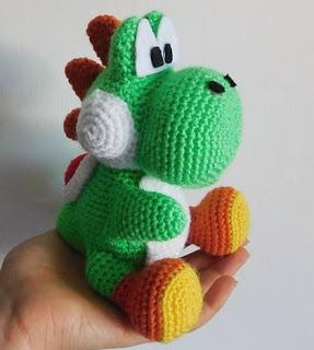 PATRONES AMIGURUMI GRATIS: PATRON GRATIS YOSHI | SUPER MARIO BROS AMIGURUMI 4... Yoshi Amigurumi, Yoshi Super Mario, Mario Crochet, Pikachu Crochet, Owl Crochet Patterns, Baby Doll Pattern, Plush Pattern, Crochet Doll Pattern, Crochet Patterns Amigurumi