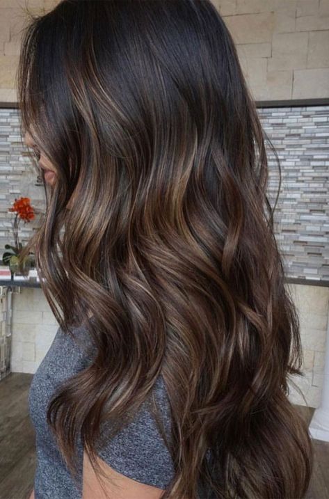 Rambut Brunette, Black Hair Balayage, Brunette Hair With Highlights, Gorgeous Hair Color, Hair Color Light Brown, Brunette Balayage Hair, Brown Hair Balayage, Hair Color Highlights, Balayage Brunette