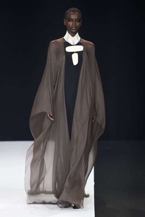 Stéphane Rolland Couture Fall 2022[PHOTOS] – WWD Abaya Cape, Abaya Models, Aid Adha, 60s Vintage Fashion, Gown Silhouette, Boubou Styles For Women, Abaya Outfit, Kaftan Designs, Stephane Rolland