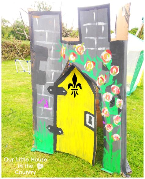 How to Make a Fairy Tale Castle - Outdoor Summer Fun for Kids - Our Little House int he Country #outdoorfun #summer #kids #fairytalecastle #pretendplay #artsandcrafts Fairy Tales Preschool, Fairy Tale Activities, Make A Fairy, House In The Country, Fairy Tale Crafts, Fairy Tale Castle, Fairytale Party, Fairy Tale Theme, Fairytale Nursery