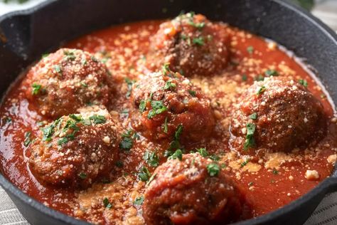 The 1-Ingredient Upgrade for Better Meatballs (Works Every Time) Spicy Italian Meatballs, Tender Meatballs, Best Meatballs, Italian Meats, Beef Meatballs, Italian Meatballs, Freeze Drying Food, Sauce Tomate, Simply Recipes