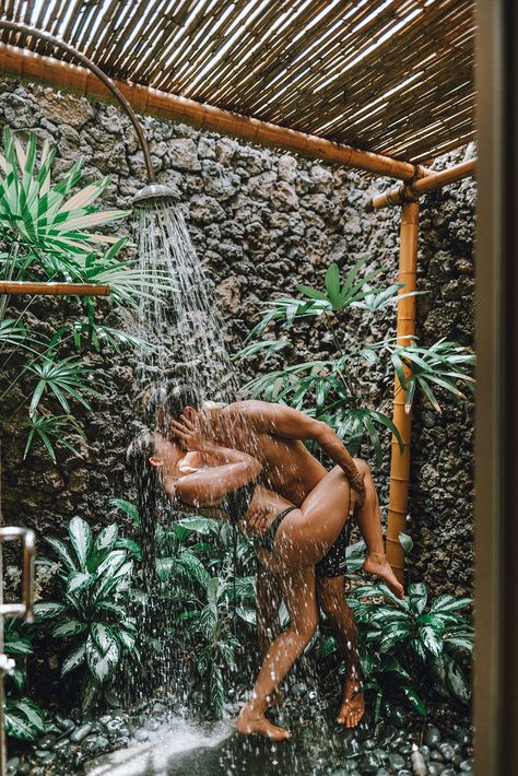 Best Hawaiian Island, Couple Travel Photos, Hawaii Honeymoon, Instagrammable Places, The Four Seasons, Shooting Photo, Oahu Hawaii, Maui Hawaii, The Shower