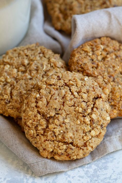 Soft and Chewy Oatmeal Cookies that are super easy to make with only one bowl and 8 healthy ingredients! #glutenfree #vegan #oatmeal #cookies Oat Biscuit Recipe, Easy Healthy Cookies, Oatmeal Cookie Recipes Healthy, Oatmeal Cookies Recipes Easy, Live Well Bake Often, Healthy Vegan Cookies, Vegan Oatmeal Cookies, Oat Cookie Recipe, Cookies Chewy