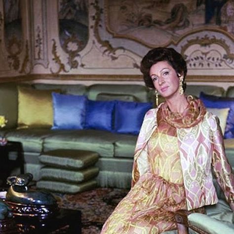 Marella Agnelli, Vogue Living, Interior Photography, Vintage Vogue, Style Icon, Jet Set, Chinoiserie, Style Icons, In Italy