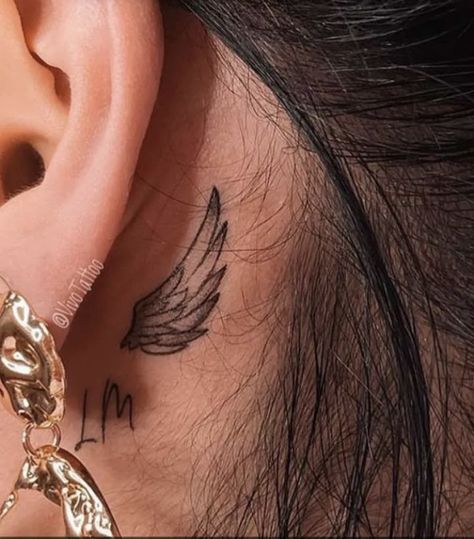 Name Tattoo Behind Ear, 111 Tattoo Ideas, Boyfriend Name Tattoos, Tattoo Behind Ear, Behind Ear Tattoos, Ear Tattoo Ideas, Grunge Tattoo, Boyfriend Names, Artistic Inspiration