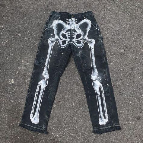 Skeleton Pants, Skeleton Clothes, Diy Pants, Painted Clothes Diy, Diy Clothes Design, Custom Jeans, Fur Clothing, Bleach Art, Painted Jeans