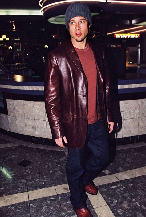 Leather Jacket 90s Men, Brad Pitt Leather Jacket, Masc Style, Wardrobe Men, Men Leather Jacket, 90s Actors, 90s Men, Outfit Styles, 90s Style