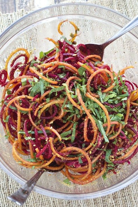 Spiralized Beet Salad VIA Fashionable Cook Spiralized Beets, Homemade Gluten Free Pasta, Beet Noodles, Cherries Salad, Beet Salad Recipes, Beet Recipes, Spiralizer Recipes, Veggie Noodles, Beet Salad