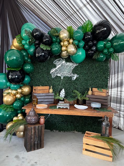 Peter Pan Balloon Arch, Green Hedge Backdrop, 1st Birthday Jungle Theme, Jungle Theme Backdrop, Birthday Jungle Theme, Event Installation, Whimsical Baby Shower, Gold Graduation Party, Ideas Fiesta