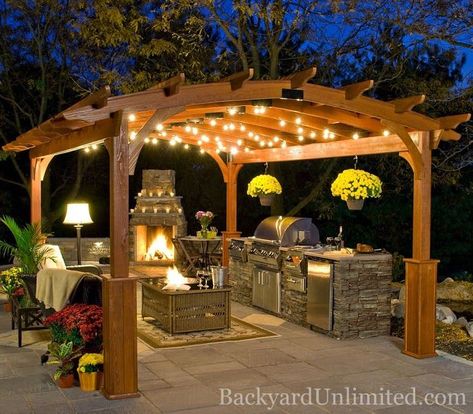 Creative Pergola Designs and DIY Options Pergola Backyard, Design Per Patio, Pergola Diy, Outdoor Kitchen Bars, Patio Pergola, Modern Pergola, Pergola Design, Outdoor Grills, Backyard Pergola