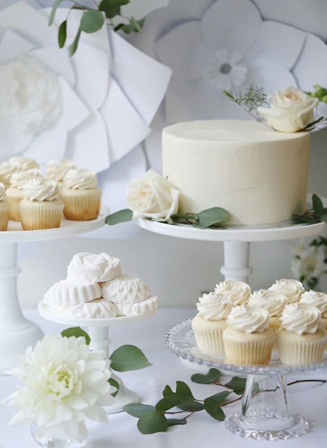 White Bridal Shower Dessert Table, Elegant White Bridal Shower Ideas, Minimal Dessert Table, Minimalist Dessert Table, All White Bridal Shower Ideas, Minimalist Bridal Shower Ideas, Simple Wedding Dessert Table, White Dessert Tables, Fancy Wedding Cakes