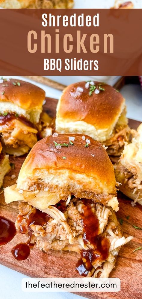 Bbq Sliders Recipes, Bbq Chicken Sliders Recipes, Bbq Sliders, Sliders Recipes Chicken, Bbq Chicken Sliders, Shredded Bbq Chicken, Bbq Chicken Sandwich, Slider Sandwiches, Chicken Bbq