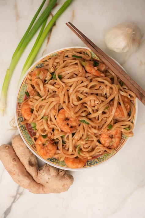 Garlic Shrimp Noodles Garlic Shrimp Noodles, Noodles Video, Shanghai Noodles, Cj Eats, Chewy Noodles, Shrimp Noodles, Garlic Noodles, Garlic Shrimp, Oyster Sauce