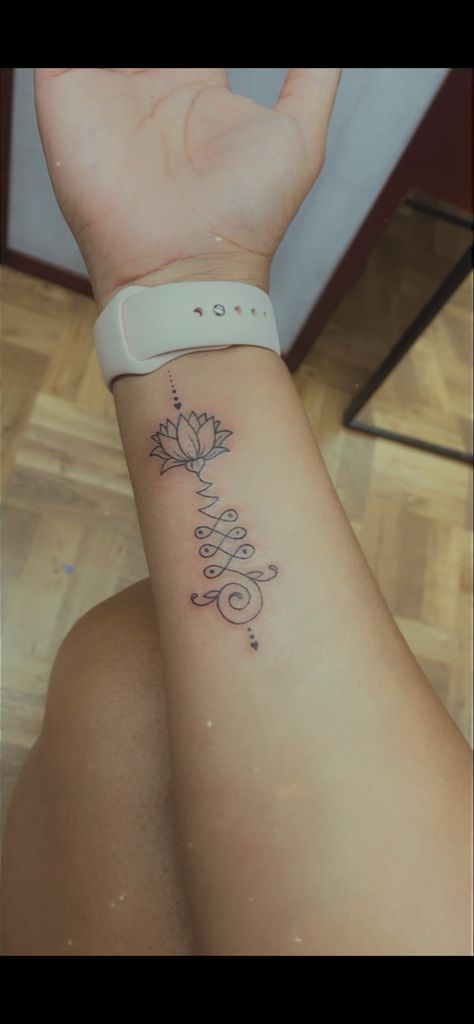 Female Lotus Tattoo, Unalome Wrist Tattoo, Unalome Tattoo With Lotus, Wrist Unalome Tattoo, Unalome Lotus Tattoo, Unalome Water Lily Tattoo, Unalome With Lotus Tattoo Female Design, Unalome Tattoo Female Lotus Flowers, Lotus Tat