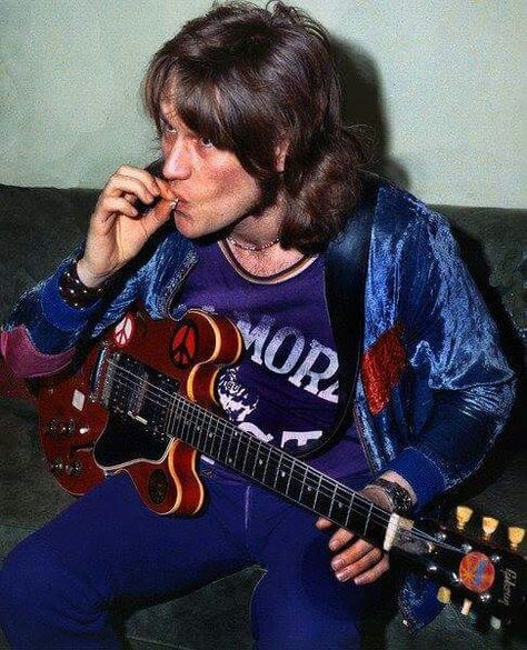 Alvin Lee, 1971. Beatles One, Alvin Lee, Blue Soul, Classic Rock And Roll, Music Pics, Rock Festivals, Classic Television, Music Images, Guitar Hero