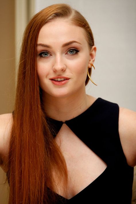 Sophie Turner Image Wallpaper - Best Wallpaper HD Sophie Turner Tattoo, Sofie Turner, Sophia Turner, Sansa Stark, Sophie Turner, Long Red, Jean Grey, Redheads, Beverly Hills