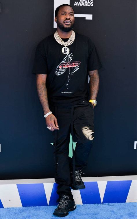 Meek Mills, Dope Couples, Baby Polo, Meek Mill, Dope Outfits For Guys, Wiz Khalifa, Music Festival Outfit, Street Style Outfits Men, Celebrity Portraits