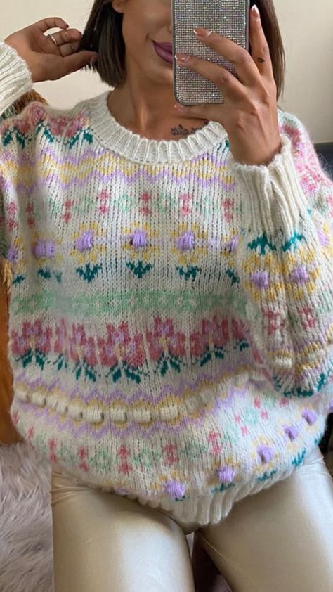 Granny Chic Fashion, Pullover Sweater Knitting Pattern, Pastel Knits, Knit Cardigan Pattern, Creative Textiles, Floral Knit, Sweater Knitting Patterns, Diy Knitting, Cute Sweaters