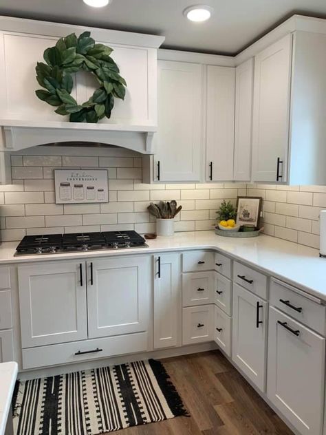 Farmhouse Backsplash Kitchen, Farmhouse Cabinet Hardware, Mixed Cabinet, White Modern Farmhouse Kitchen, Kitchen Cabinets Design Layout, Cabinets Hardware, Farmhouse Cabinet, Kitchen 2023, White Modern Farmhouse