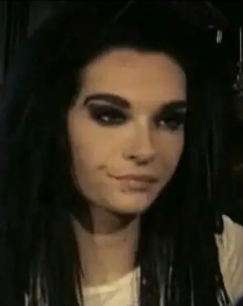 Bill Kaulitz Side Eye, Bill Kaulitz Eyes, Bill Kaulitz 2007 Straight Hair, Bill Kaulitz Peircings, Bill Kaulitz Eyebrow Raise, Bill Kaulitz, Tokio Hotel, Lady And Gentlemen, Hotel