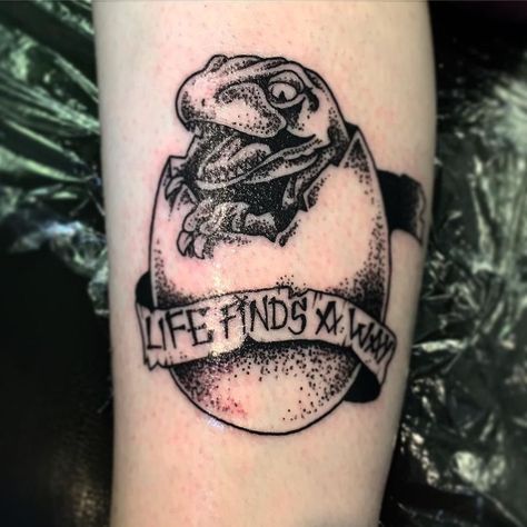 Way Tattoo, Jurassic Park Tattoo, Dinosaur Jurassic Park, Tattoo Baby, Life Finds A Way, Baby Dinosaur, Baby Dinosaurs, Baby Tattoos, Jurassic Park