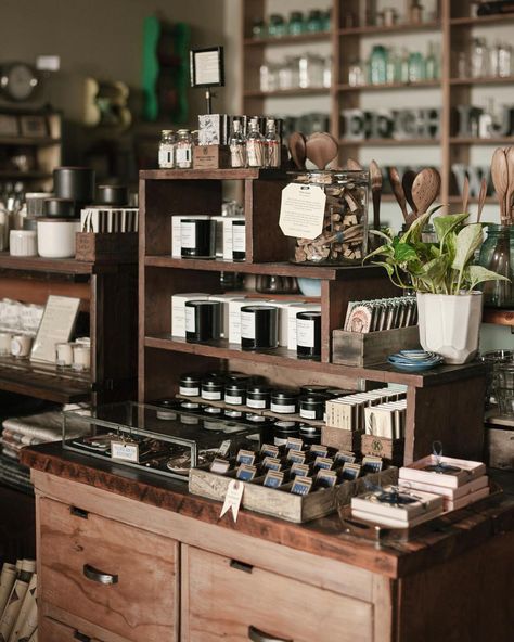 Store display for Porch Light in Portland, Oregon. Homegoods Merchandising, Camp Store, Apothecary Design, Gift Shop Displays, Front Shop, Porch Light, Art Studio At Home, Soap Shop, Retail Merchandising