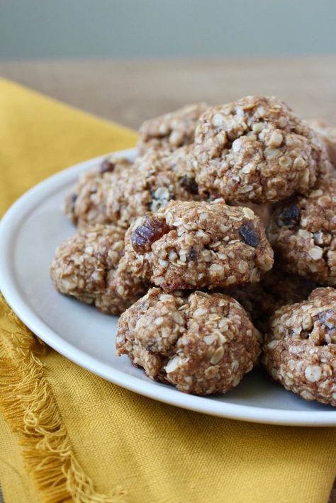 Oatmeal Date Cookies, Date Paste, Vegetarian Cookies, Date Cookies, Vegan Oatmeal, Gluten Free Oatmeal, Health Nut, Chewy Cookie, Quick Cooking